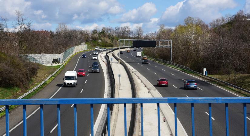 Sztrádákra ment el annak a 2000 milliárdnak a nagy része, amit útépítésre szánt a kormány