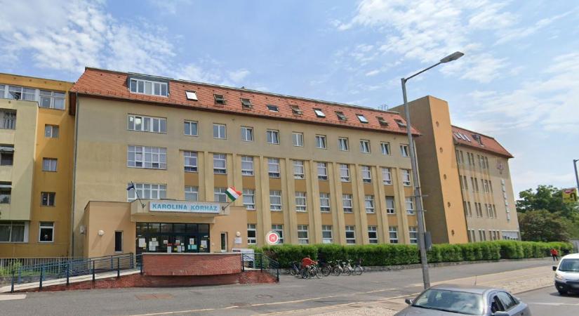 Közel 500-an demonstráltak a mosonmagyaróvári kórház előtt