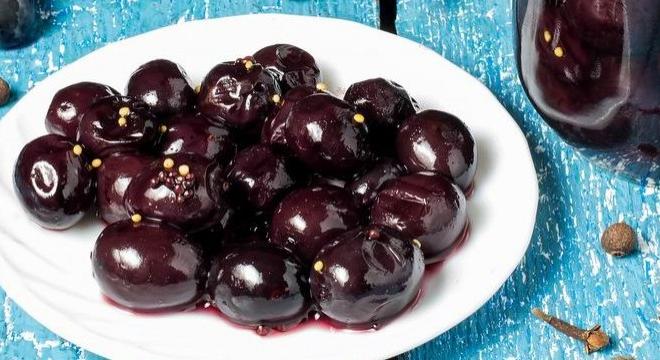 Vörösboros szőlő – mennyei csemege nem csak sajtok mellé
