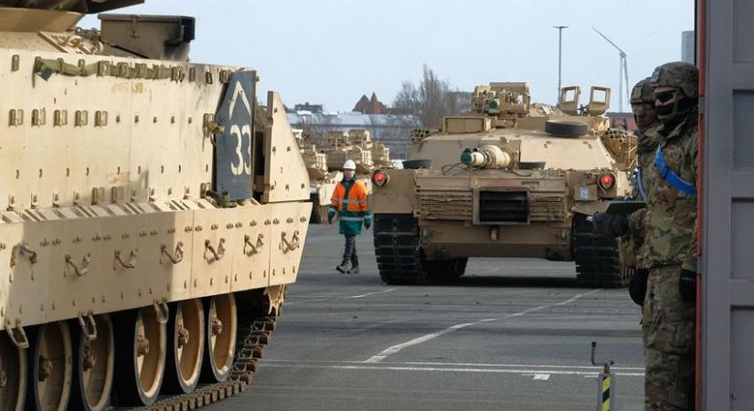 Az amerikai Abrams harckocsikat napokon belül szállítják Ukrajnának