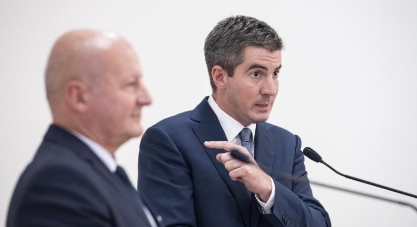 Kocsis Mátét kérdeztük vesztegetésről, oroszokról és embercsempészetről, a végére összeomlott egy kicsit – Videó!