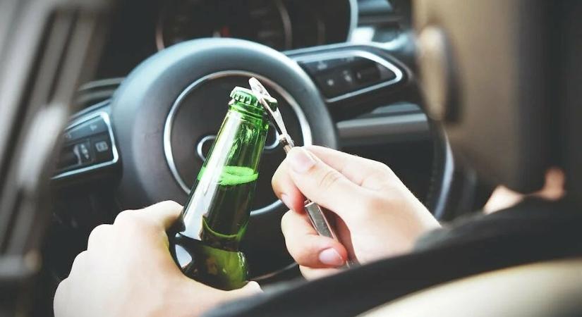 Tervezet: 10 évre eltiltanák a vezetéstől a kábítószer vagy alkohol hatása alatt volánhoz ülőket