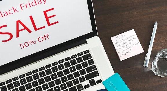 A magyar kiskereskedelem zuhanórepülése az eddig szárnyaló webshopokat is elérte