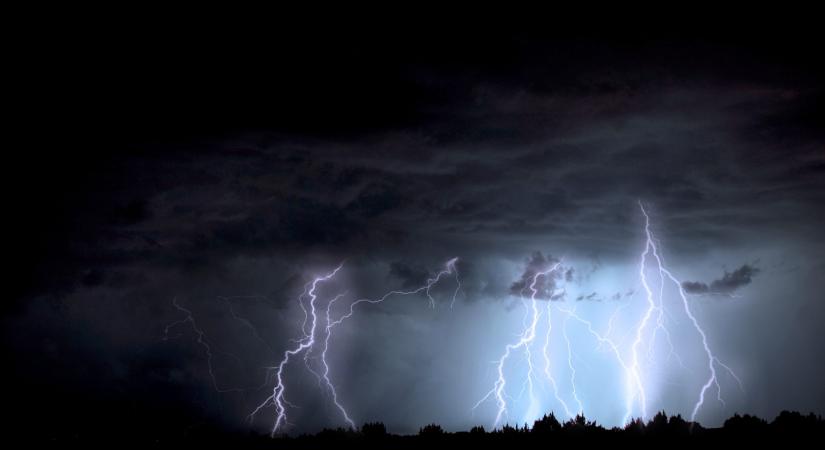 Szélsőséges időjárásra figyelmeztet a meteorológia, riasztást is adtak ki!