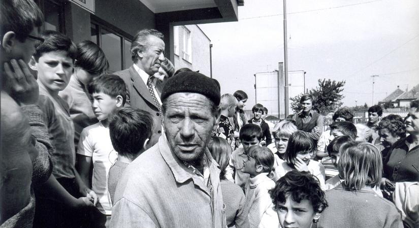 A féli iskolafoglalás 45. évfordulója