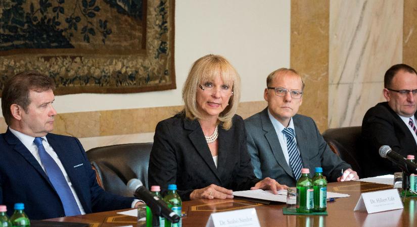 Kényszernyugdíj, lejárató kampányok: ezekről beszélt a bírói függetlenségért díjat kapó magyar bírói tanács