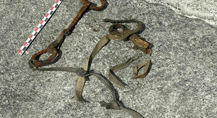Viking kori kantárt találtak a norvégiai Lendbreen-hágón