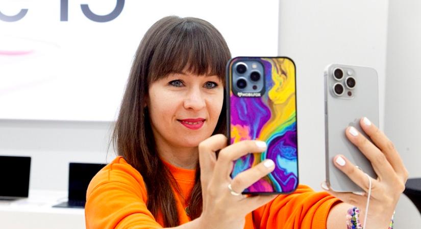 Az új rózsaszín iPhone 15 bejön a nőknek – mától kaphatók az új modellek