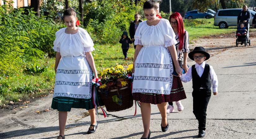 Mackó Fesztivál és szüreti felvonulás Sülysápon 2023