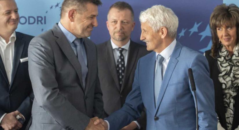 A Kékek, Most-Híd „formáció” nem tervezi, hogy visszalép
