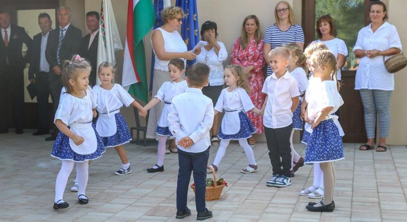 (Mese)vár a legkisebbeknek – Tizenkét férőhelyes bölcsőde épült Ikerváron - fotók