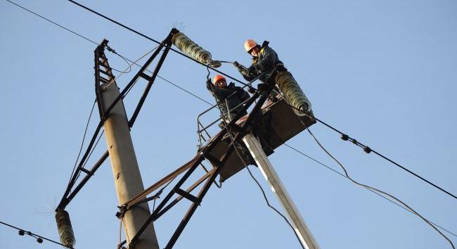 Az oroszok az elmúlt fél év során csütörtökön támadták először az ukrán elektromos hálózatokat
