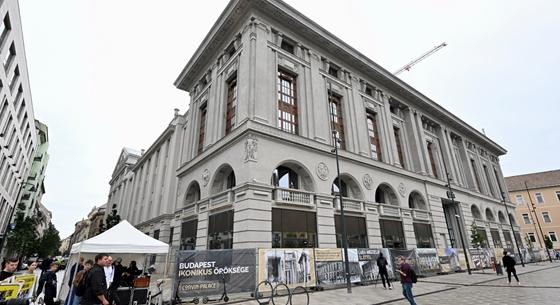 Megvan, mikor nyit újra a Corvin Áruház a Blaha Lujza téren