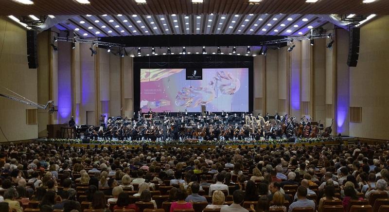 Kultúrát visznek a hátrányos helyzetű térségekbe