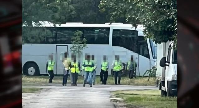 Az embereknek nincsenek hiteles információik a vendégmunkásokról, ezért terjed annyi összeesküvés-elmélet