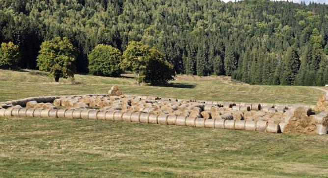 Bálalabirintussal fokozzák az élményeket a Szent Anna-tónál