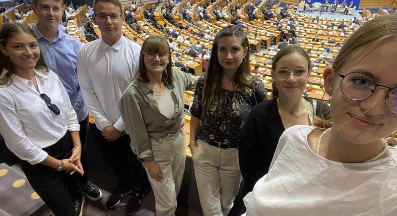 Brüsszelben jártak az Örökségünk Őrei verseny díjazottjai