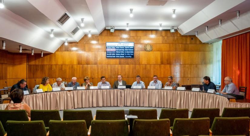 Rendkívüli ülést tartottak