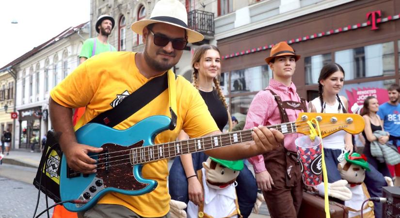 Felvonulással kezdődött a Miskolci Piknik (fotók, videók)