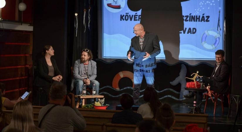 MEGKEZDTE 77. ÉVADÁT A SZEGEDI KÖVÉR BÉLA BÁBSZÍNHÁZ