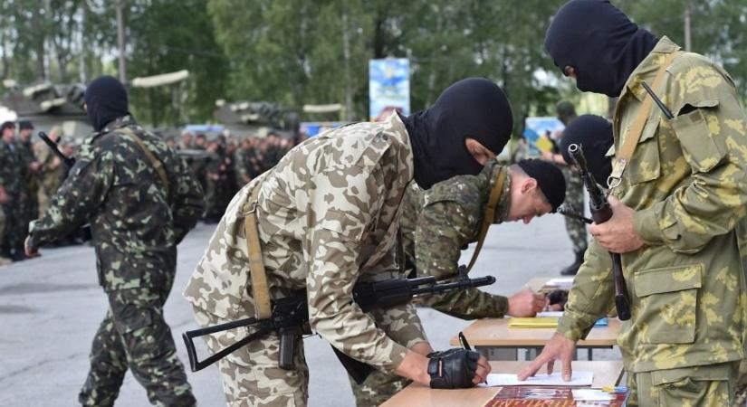 Így vadászná le Kijev a katonai szolgálat elől bujkáló ukránokat