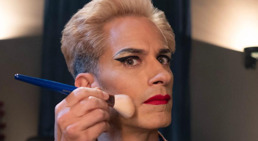 Mától otthonról nézheted: Egy hihetetlen, de igaz történet egy extravagáns sztárról Gael García Bernal főszereplésével