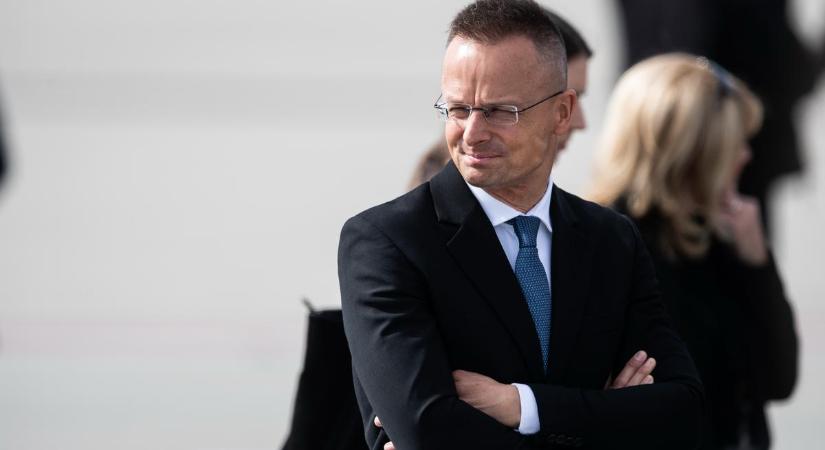 Szijjártó felelősségre vonta Lavrovot az '56-os hősöket lenácizó orosz tankönyv miatt, mire ezt a választ kapta