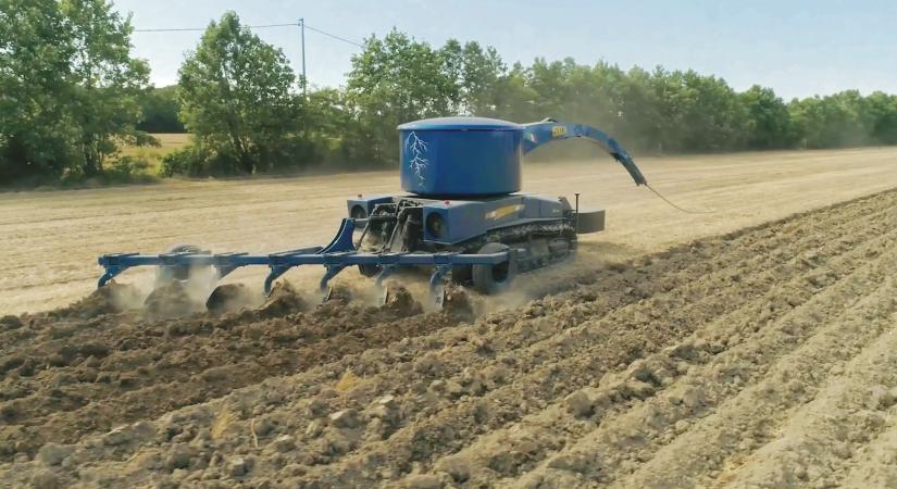 Autonóm elektromos nehéztraktor – vezetékkel