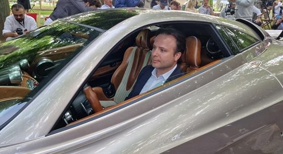 "Kitartunk a V12 mellett" – az ifjabb Pagani mutatta meg nekünk a 2,7 milliárd forintos Codalungát