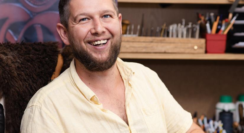 „Amikor a Prada alapítója nálam választott táskát a feleségének, éreztem, hogy nagy a felelősség” – interjúnk Steixner István bőrművessel