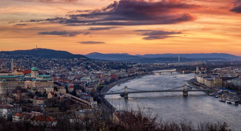 Itt lesz lezárás Budapesten vasárnap: figyeljen, aki erre autózik, békávézik