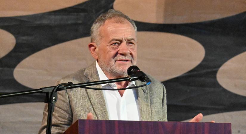 Őrizetben a kenőpénz elfogadásán ért megyei tanácselnök