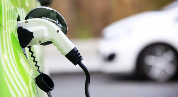 A magyar autóknak még mindig csak ilyen kis százaléka zöld rendszámos