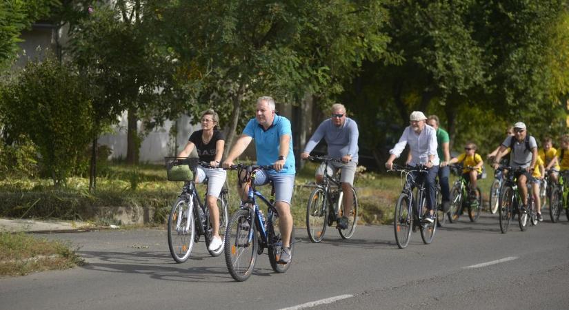 Bringáztak, futottak a hatvaniak az autómentes napon  fotók