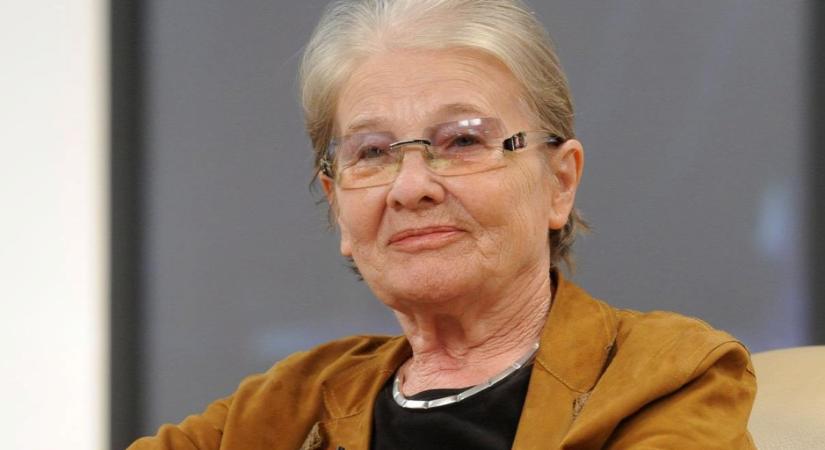 Lepusztul az épület, üresen áll Törőcsik Mari háza