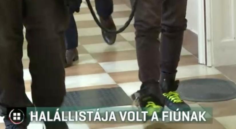 Száz ember megölése kell az üdvözüléshez, mondta az iskolapszichológusnak a kamasz, aki baltával gyilkolta meg az anyját