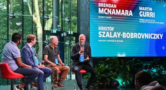 A magyar honvédelmi miniszter a harmadik világháború kitöréséről elmélkedett
