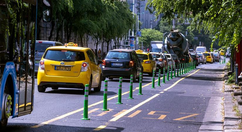 Retteghetnek a budapestiek: a Nagykörúton is jöhet a védett kerékpársáv
