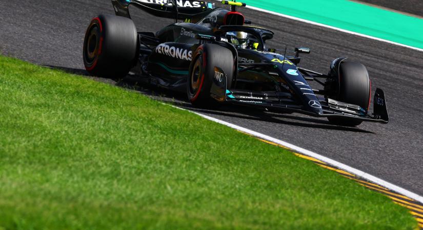 F1: Elege van az idei autójából Hamiltonnak