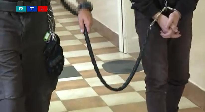 Halállistát állított össze az anyját megölő, 15 éves fülöpjakabi fiú