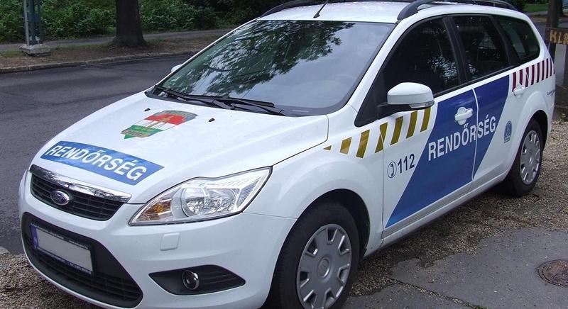 Rablás elkövetésének gyanúja miatt keresik őket