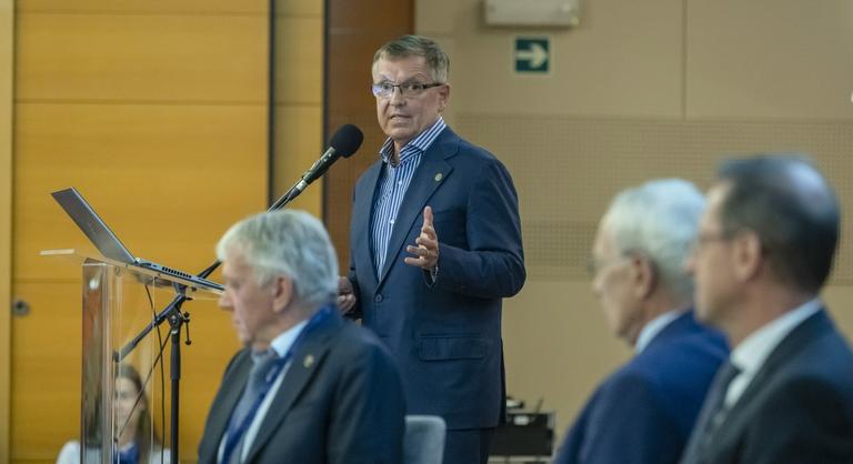A fél világ azt lesi, amit Matolcsy Györgyék kitaláltak