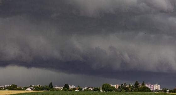 Itt a hullámzó frontrendszer, jelentős csapadékra kell számítani