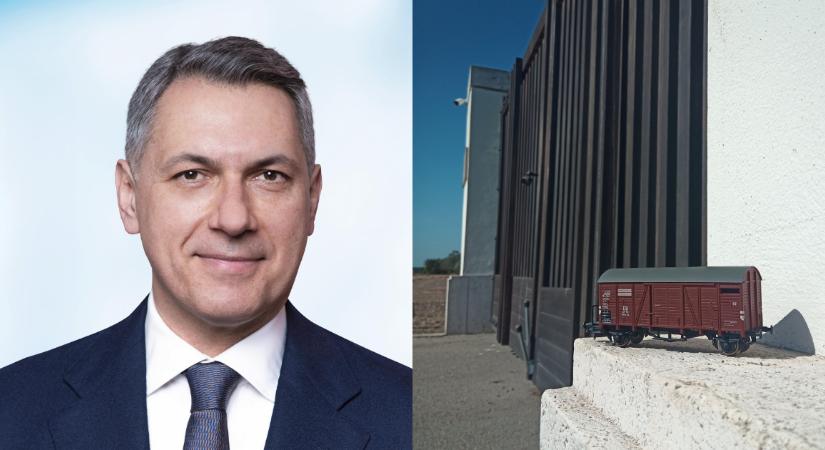 Civil aktivisták marhavagont vittek Lázár Jánosnak