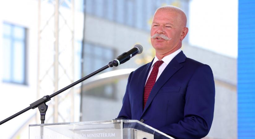 Kárpátaljai magyar főiskola tanévét nyitotta meg Csák János