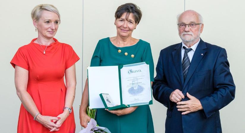 Fejér vármegyei kamarai elismerés adtak át a duális szakképzés fejlesztéséért