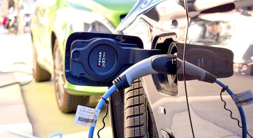 Felvirágoztatják a magyar gazdaságot az akkumulátorgyárak, vagy inkább rabszolgasorsba taszítják?