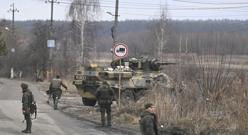 Új ukrán törvény: még a rendelőbe is a férfiak után megy a sorozóbizottság