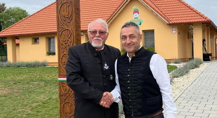 Az anyanyelvi oktatásnak megtartó ereje van