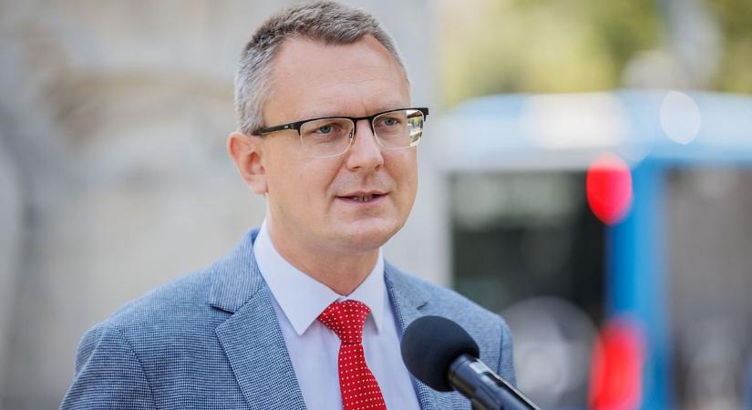 Rétvári Bence: a kormány megelőlegezi az EU-s forrásokat